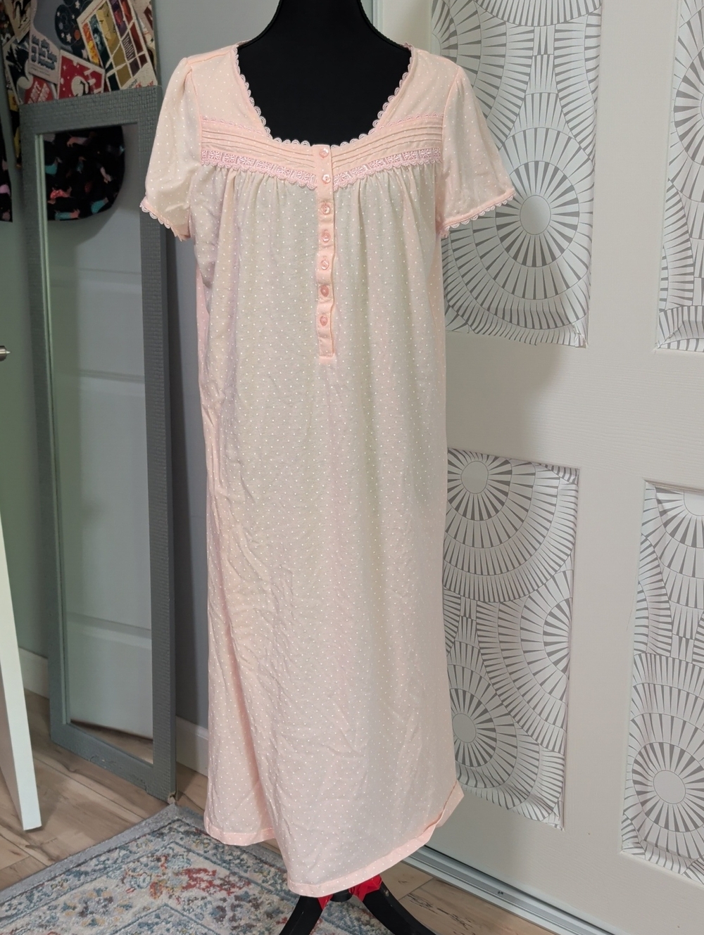 Vintage Women's Pink Short-Sleeve Cotton Nightgown